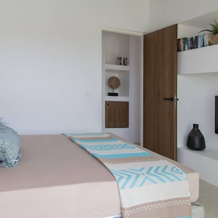 Hide Out Suites Mylopotas Ruang foto