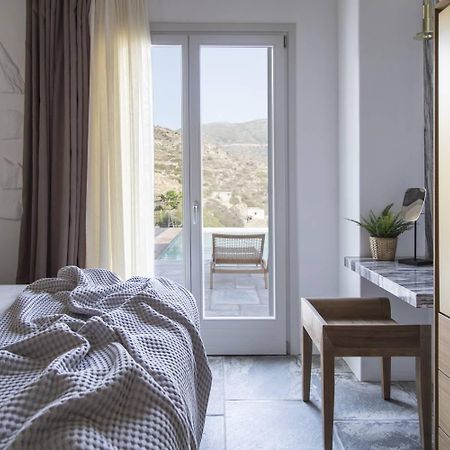 Hide Out Suites Mylopotas Ruang foto