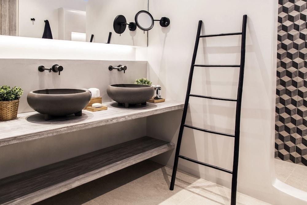 Hide Out Suites Mylopotas Bagian luar foto