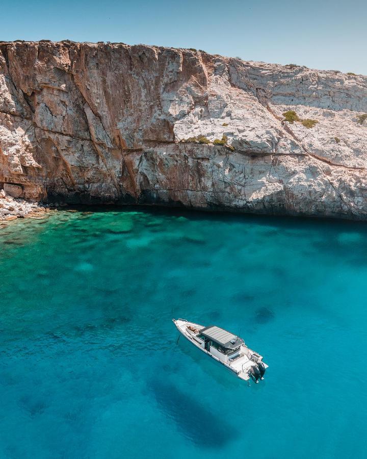 Hide Out Suites Mylopotas Bagian luar foto