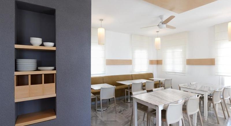 Hide Out Suites Mylopotas Bagian luar foto