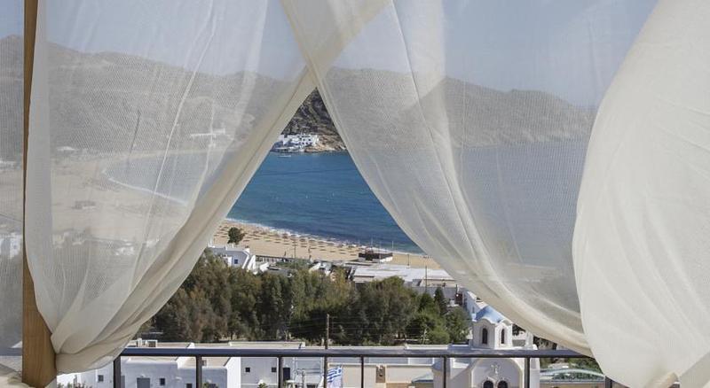 Hide Out Suites Mylopotas Bagian luar foto