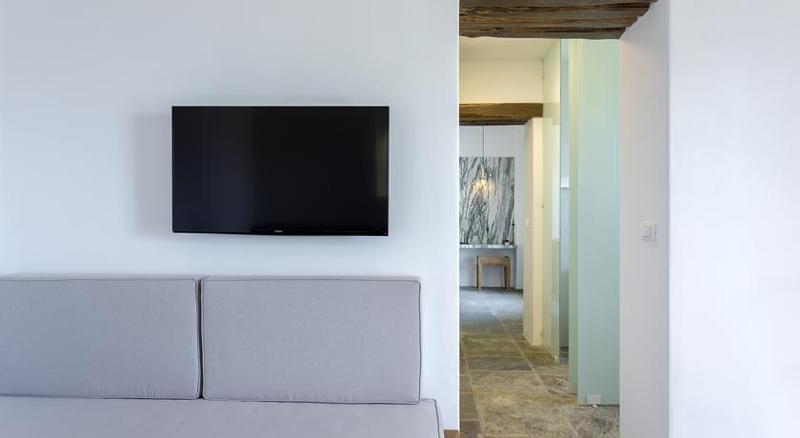 Hide Out Suites Mylopotas Bagian luar foto