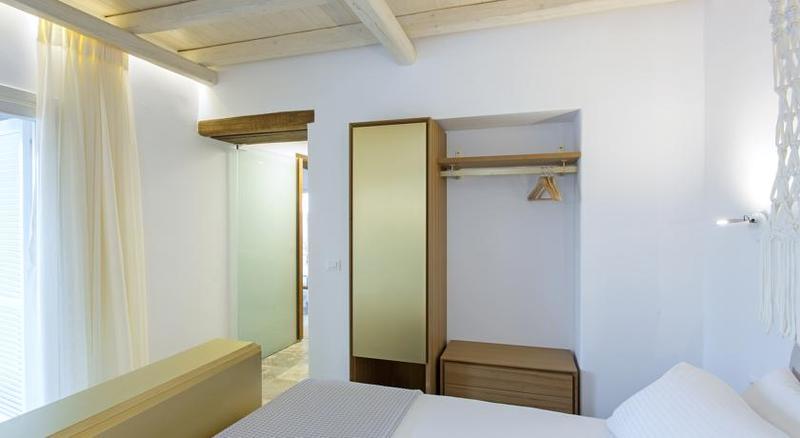 Hide Out Suites Mylopotas Bagian luar foto