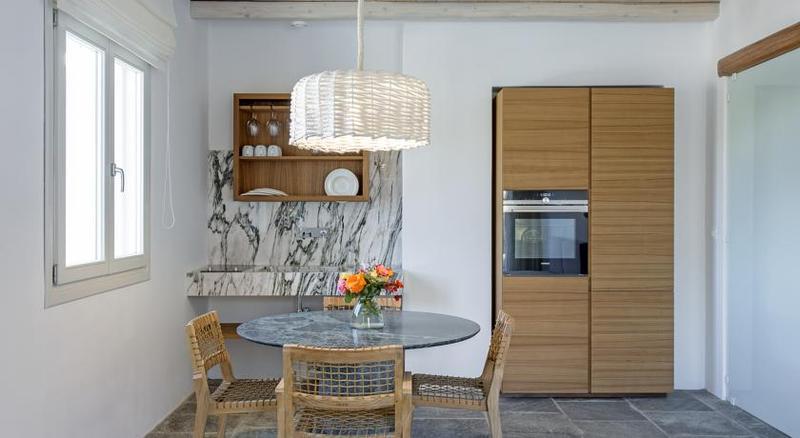 Hide Out Suites Mylopotas Bagian luar foto