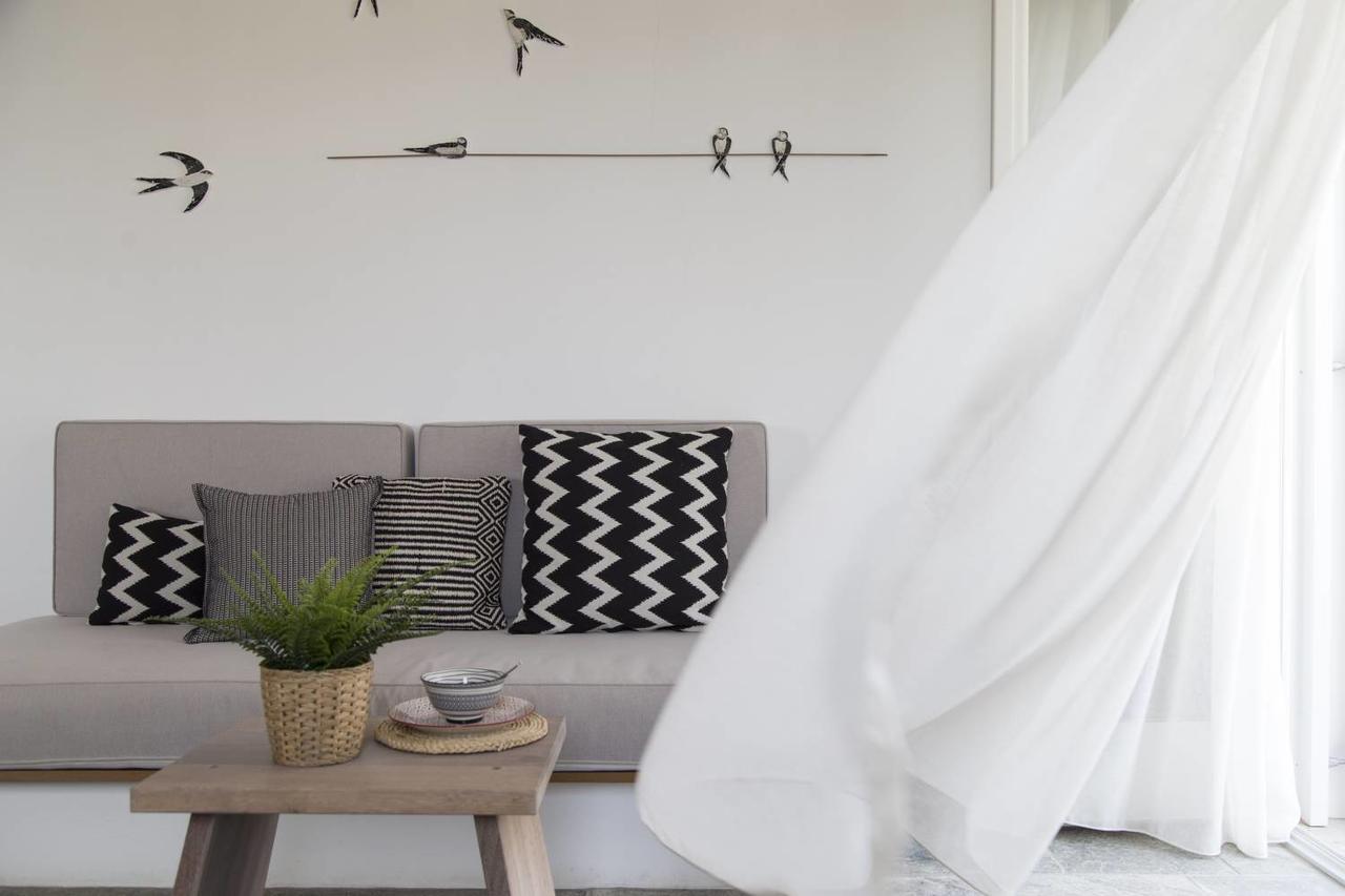 Hide Out Suites Mylopotas Bagian luar foto