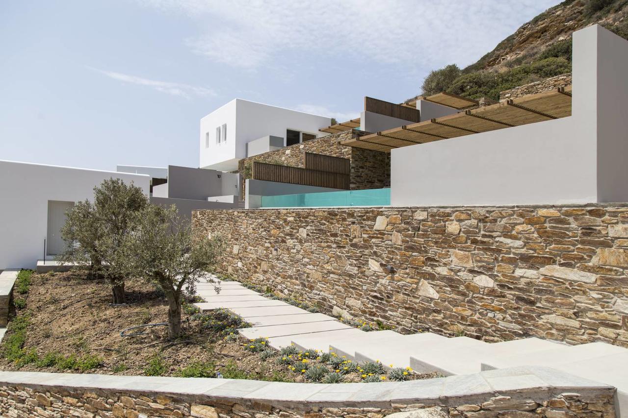 Hide Out Suites Mylopotas Bagian luar foto