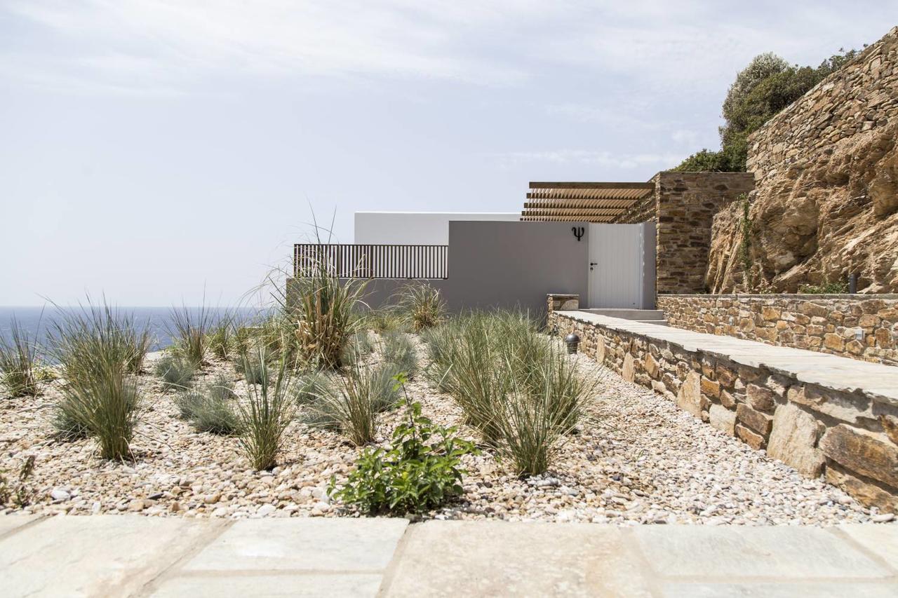 Hide Out Suites Mylopotas Bagian luar foto