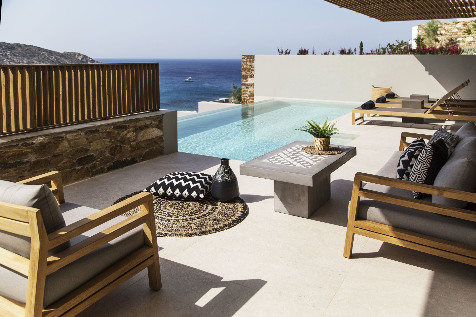 Hide Out Suites Mylopotas Bagian luar foto